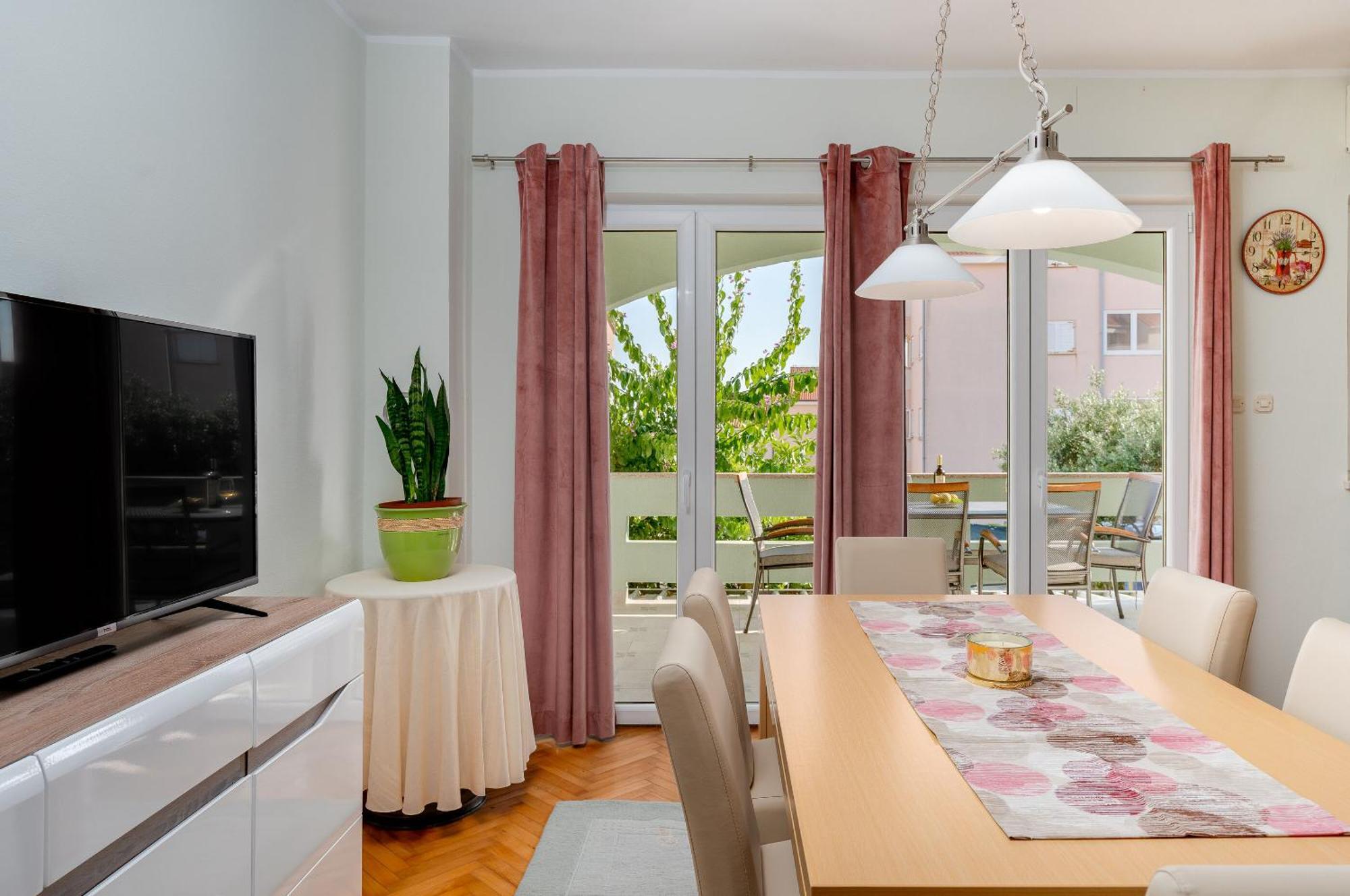נובליה Apartments Jasna מראה חיצוני תמונה
